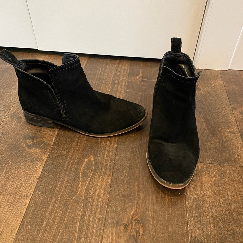 Dolce Vita black suede booties 8.5